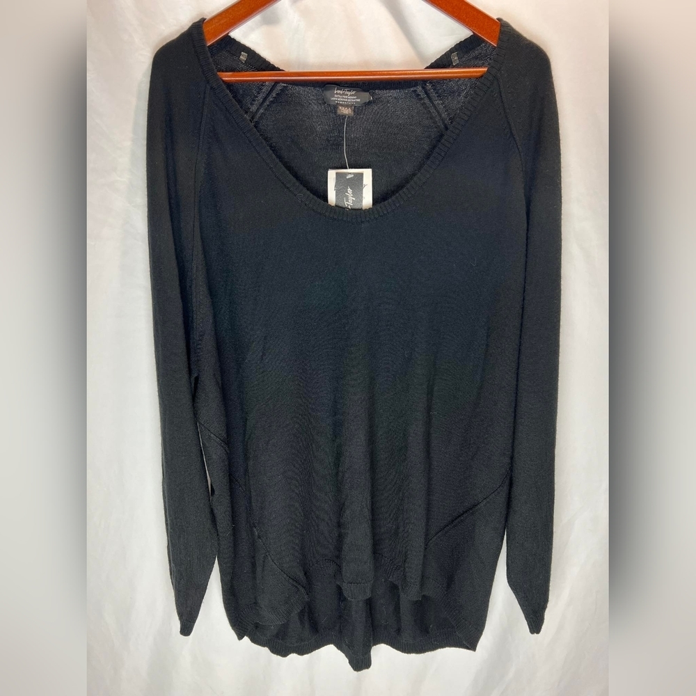 Lord & Taylor Extra Fine Merino Wool Size Large Black Knit Pullover Sweater